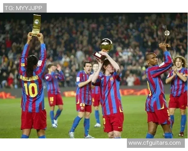 足球场上的小可爱：这位球星的迷人魅力和笑容让人无法抗拒